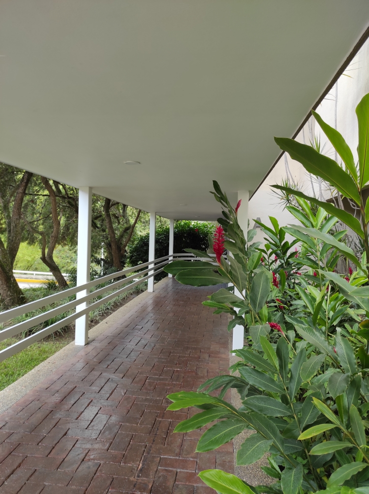 Venta Apartamentos PH Dplex en Las Esmeraldas, conjunto Carabal, con rea +125 m2, calle terminal con doble control de acceso, amplias reas comunes y numerosos puestos para visitantes.