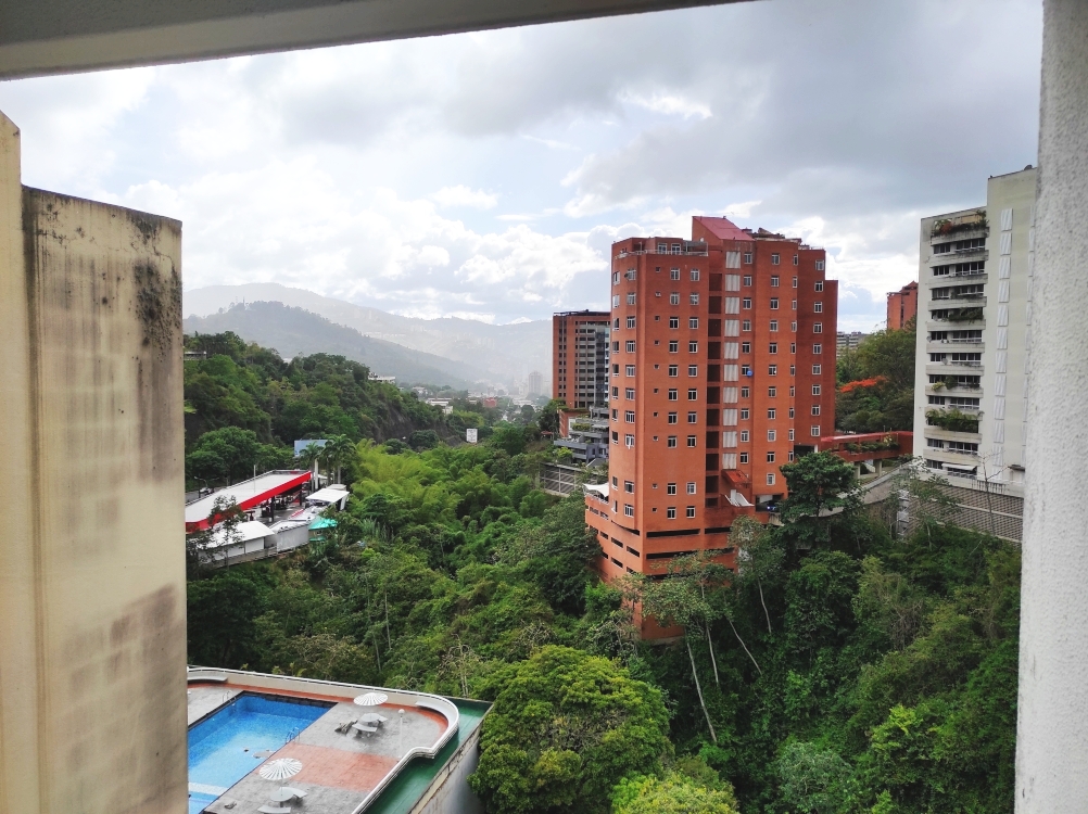 Venta Apartamentos PH Dplex en Las Esmeraldas, conjunto Carabal, con rea +125 m2, calle terminal con doble control de acceso, amplias reas comunes y numerosos puestos para visitantes.