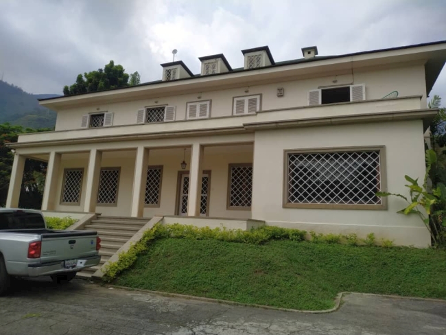 Venta Casas/Terreno Country Club,excelente ubicacin, calle ciega.