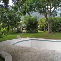 Venta Casas/Terreno Country Club,excelente ubicacin, calle ciega.