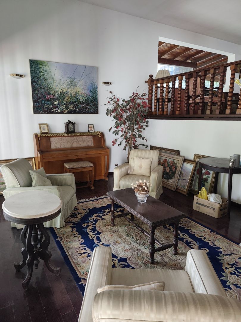 Venta Casa en Santa Marta, Caracas, para remodelar, excelente ubicacin en urbanizacin cerrada con control de acceso.