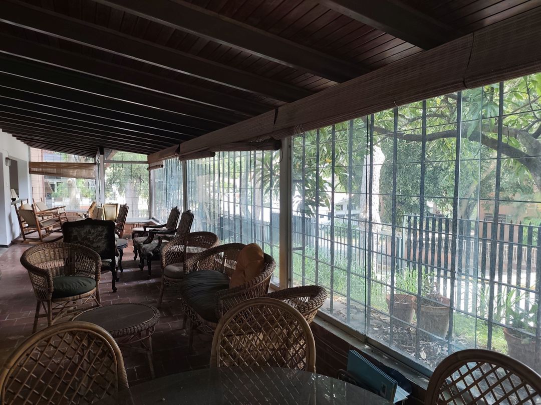 Venta Casa en Santa Marta, Caracas, para remodelar, excelente ubicacin en urbanizacin cerrada con control de acceso.