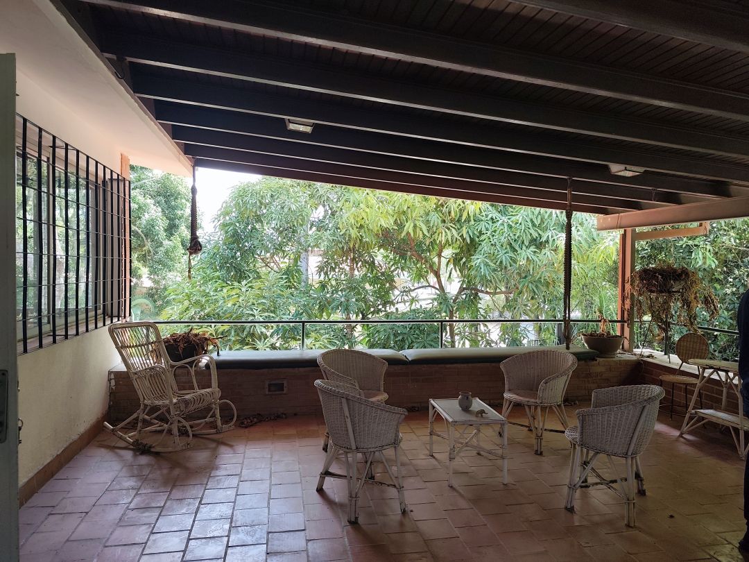 Venta Casa en Santa Marta, Caracas, para remodelar, excelente ubicacin en urbanizacin cerrada con control de acceso.