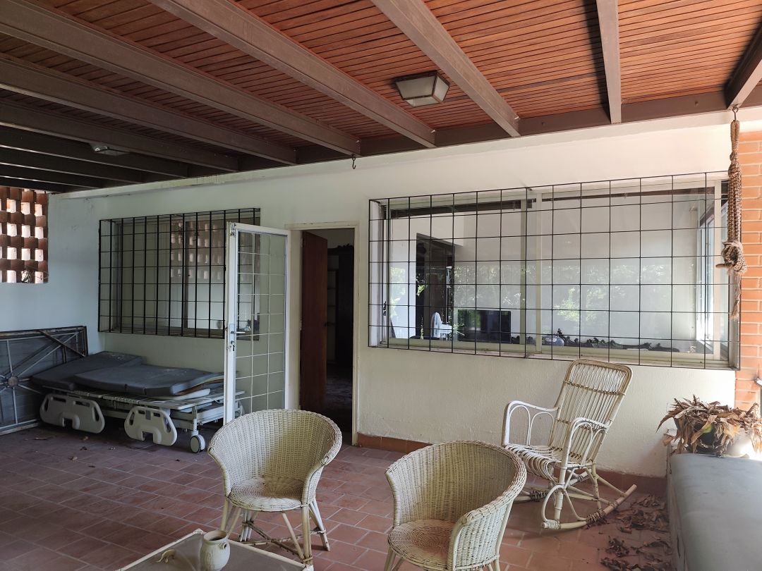 Venta Casa en Santa Marta, Caracas, para remodelar, excelente ubicacin en urbanizacin cerrada con control de acceso.