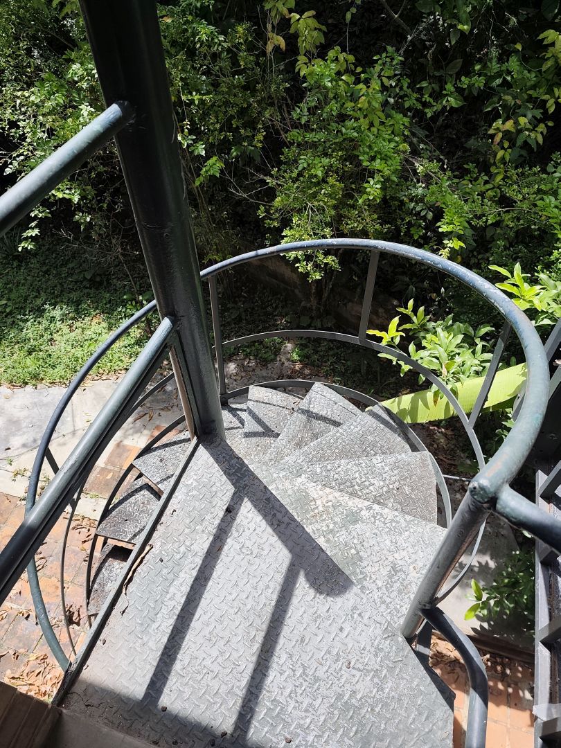 Venta Casa en Santa Marta, Caracas, para remodelar, excelente ubicacin en urbanizacin cerrada con control de acceso.