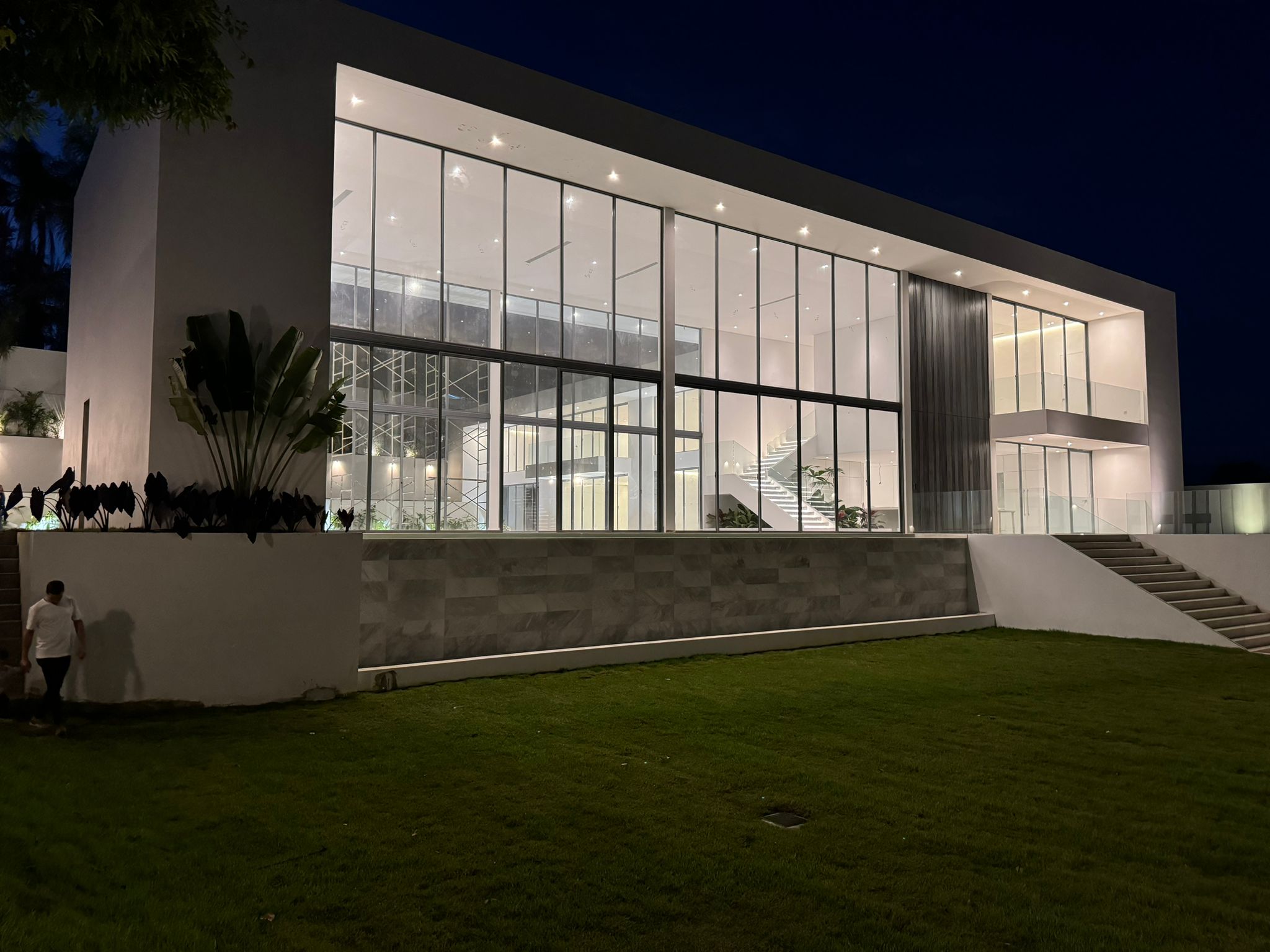 Venta Casa en La Lagunita, espectacular, totalmente nueva, a estrenar, con una amplitud impresionante de �reas y espacios sociales integrados, cuenta con un dise�o muy sobrio as� como elegante, que se adapta a cualquier tipo de decoraci�n que se desee.