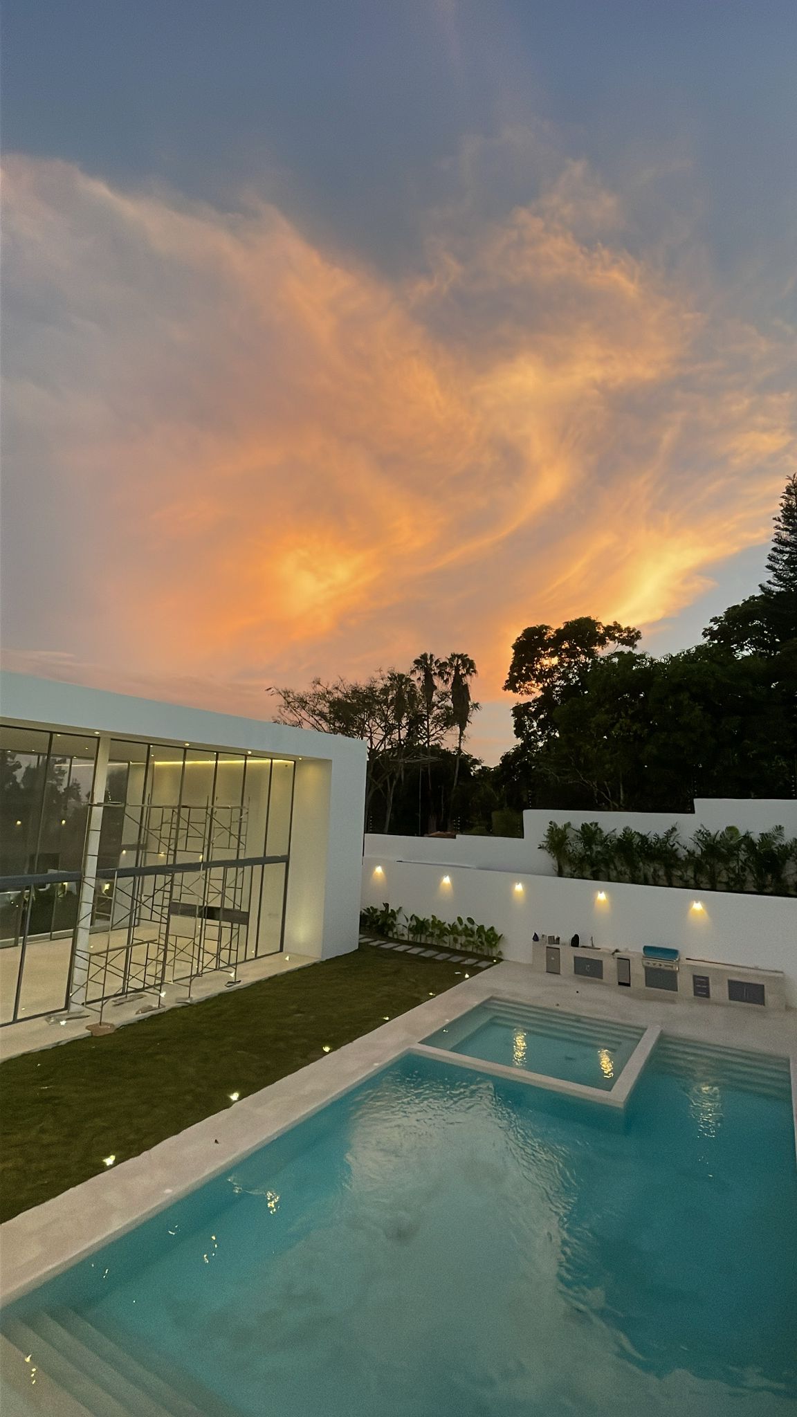 Venta Casa en La Lagunita, espectacular, totalmente nueva, a estrenar, con una amplitud impresionante de �reas y espacios sociales integrados, cuenta con un dise�o muy sobrio as� como elegante, que se adapta a cualquier tipo de decoraci�n que se desee.