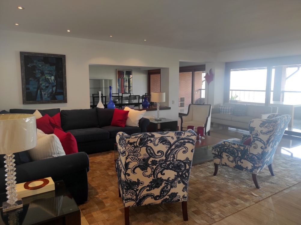 Venta de 3 Fabulosas Casas en el Exclusivo conjunto Caurimare Tepuy. Vistas panor�micas de la ciudad y El Avila, Estricto control de Acceso y Seguridad.