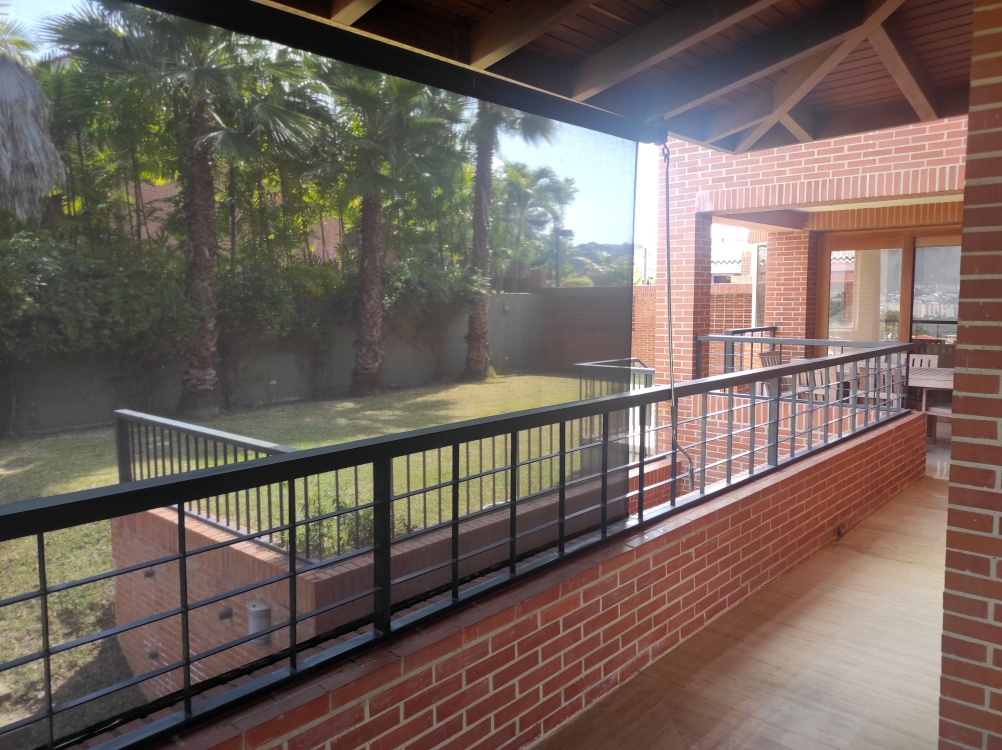 Venta de 3 Fabulosas Casas en el Exclusivo conjunto Caurimare Tepuy. Vistas panor�micas de la ciudad y El Avila, Estricto control de Acceso y Seguridad.