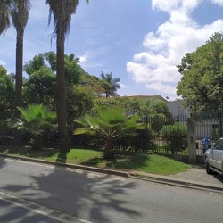 Casa Venta, Country Club Excelente oportunidad para remodelar a fondo ó desarrollar proyecto nuevo, la mejor ubicación de Caracas