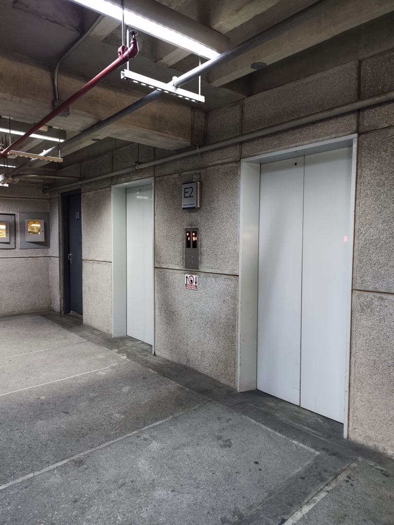Alquiler Oficina Las Mercedes, Torre "MSA", Recepci�n, Oficina Principal o Reuniones. 3 Oficinas independientes, Ba�o, Dep�sito, Area archivos y copiado. 1 puesto de estacionamiento propio. Vista panor�mica, inmejorable ubicaci�n.