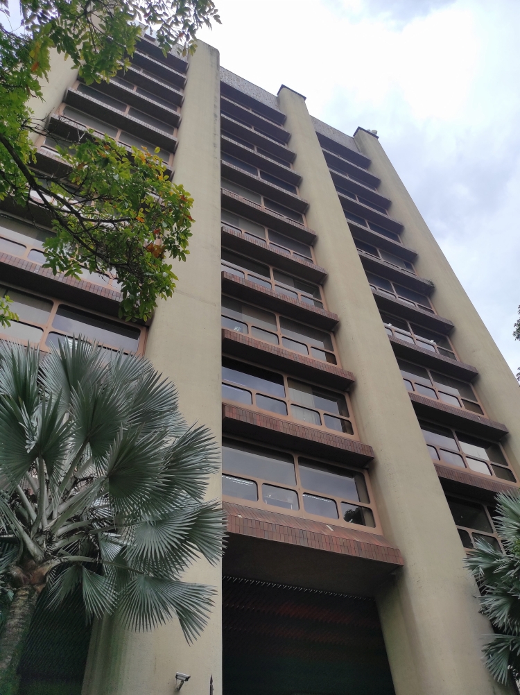 En venta.Oficina piso completo (507m2) en la Torre ABA de Las Mercedes, excelente ubicación, vista panorámica de la ciudad y el Avila.